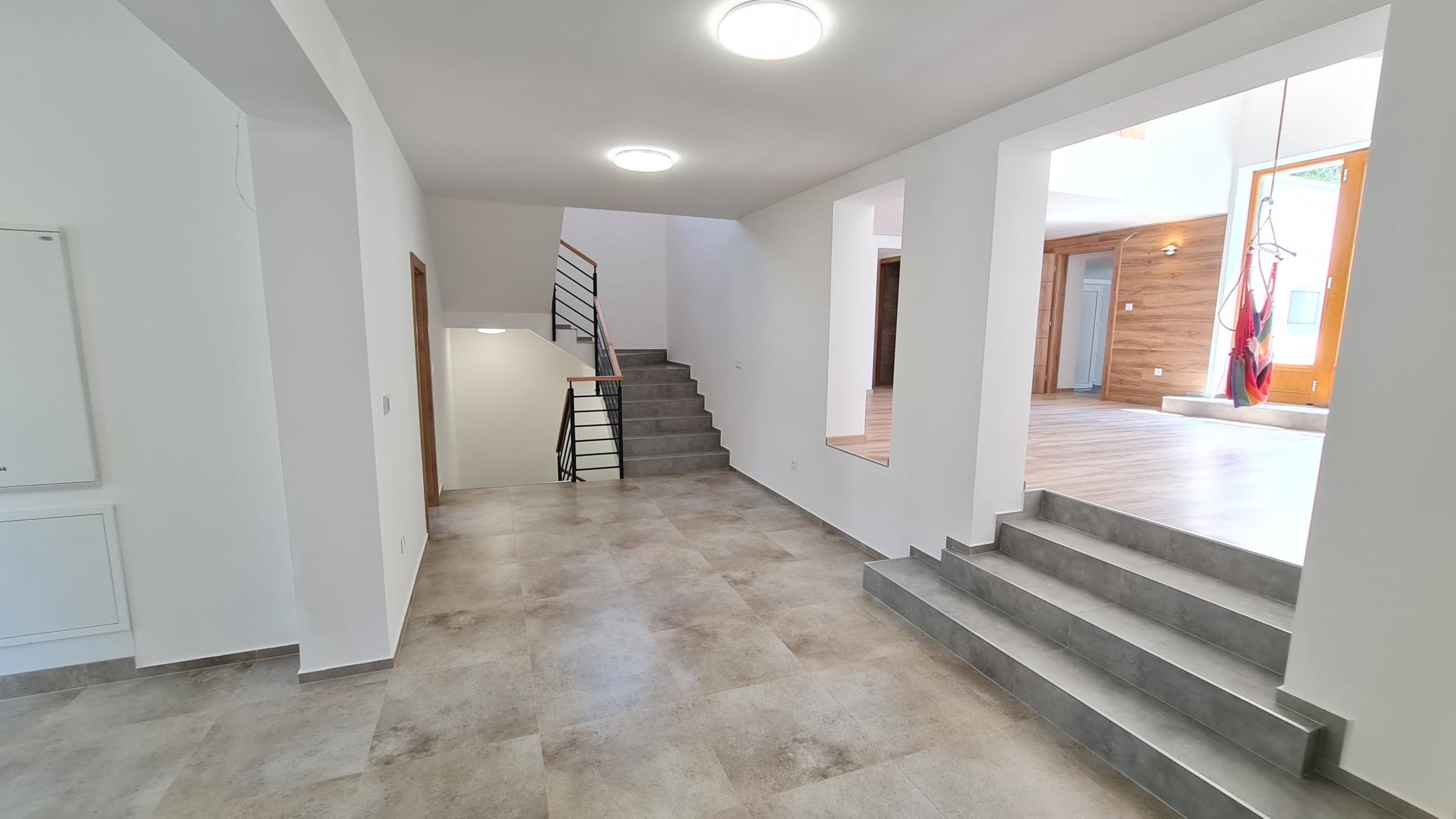 Moderné komerčné priestory pre zdravotníkov,  Rajecké Teplice - Centrum